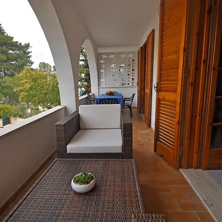 Contre Apartment *